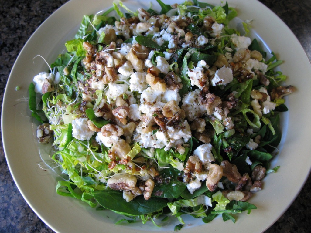 Ketogenic - feta and walnut salad_bowl