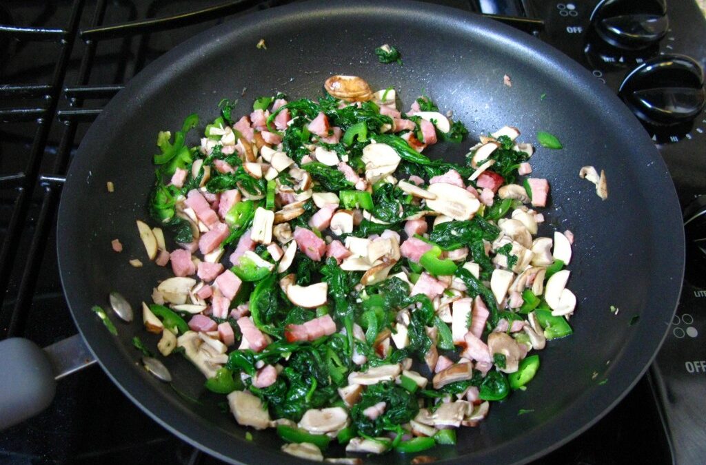 Ultra-Lite – Egg, Ham, Mushroom and Spinach Scramble